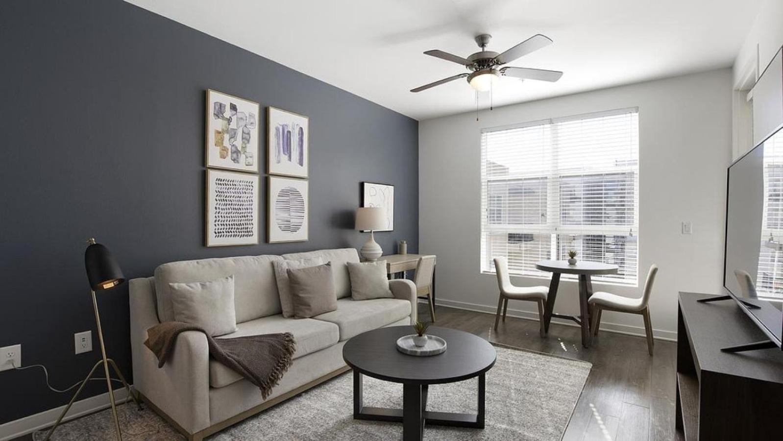 Landing Modern With Amazing Amenities Apartment